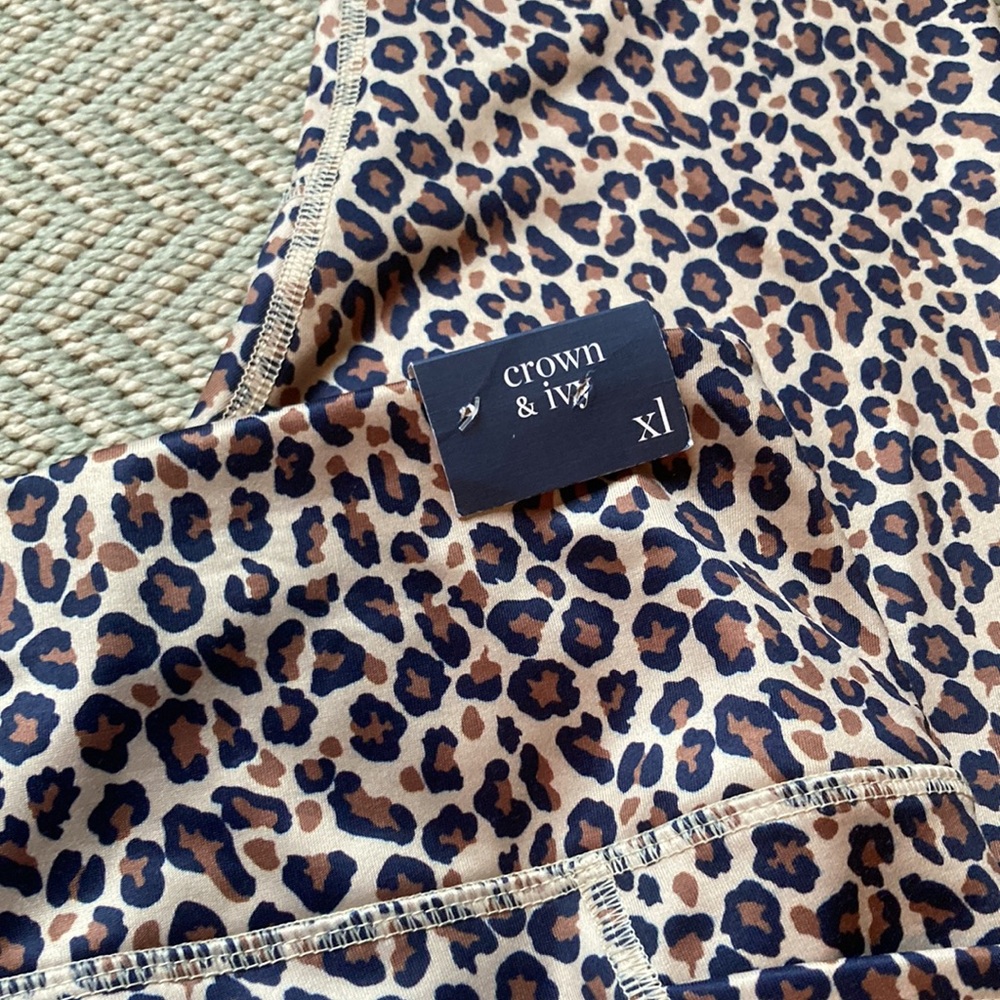 New Crown & Ivy Animal Print Leggings - Picture 6 of 6